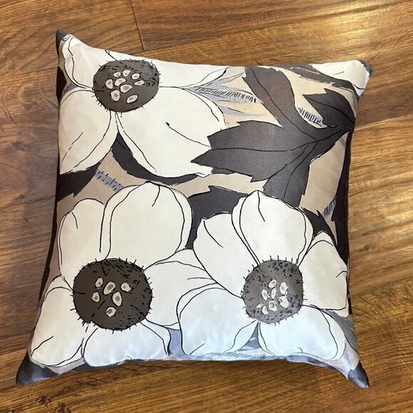 West Elm x Gemma Orkin Collaboration silk Pillow - Picture 4 of 4